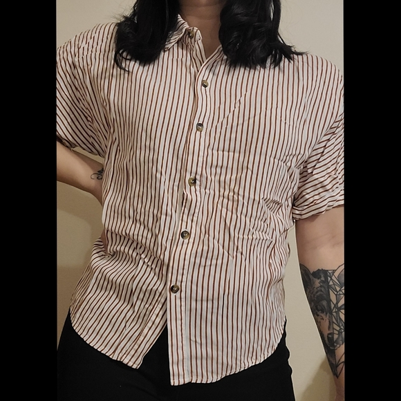 Button up top - Picture 4 of 4